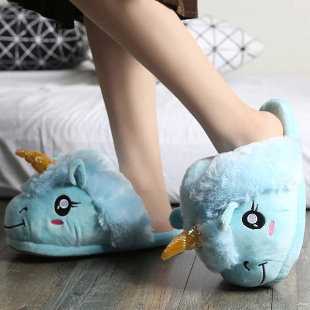 2-variant-pantoufles-d39interieur-en-forme-de-requin-pour-filles-chaussures-chaudes-et-en-peluche-pour-la-maison-pantoufles-a-la-mode-pour-femmes-2022 pantoufle licorne